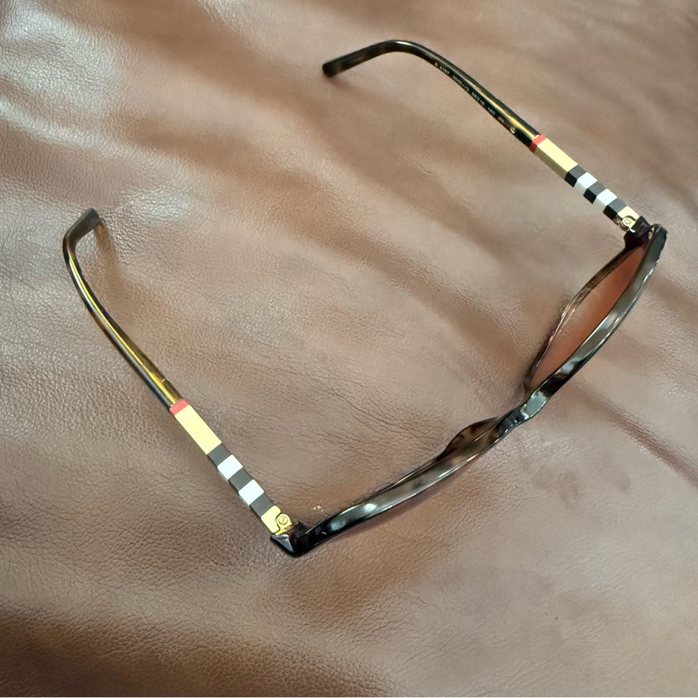 Authentic Burberry Tortoise Shell Sunglasses - image 5